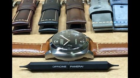 how to change Panerai strap